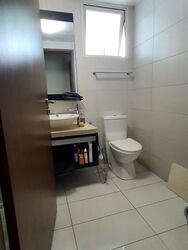 1 Canberra (D27), Condominium #566079291